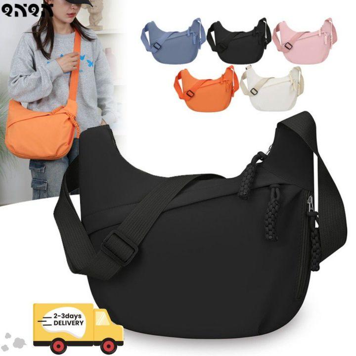 QNQN 【การจัดส่งสินค้า 2-3 วัน】กระเป๋าสตรีสไตล์ใหม่สีทึบเรียบง่ายความจุขนาดใหญ่กระเป๋าสะพายไหล่ลำลองกีฬาเดินทางกระเป๋าสะพาย